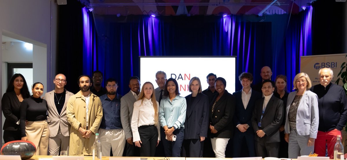 BerlinSBI's tweet image. On 11 October 2023, #BSBI hosted its first #FutureLab ceremony, recognising the winners of the #DTicketChallenge.  Learn more about the #event: bit.ly/3FGDAhL