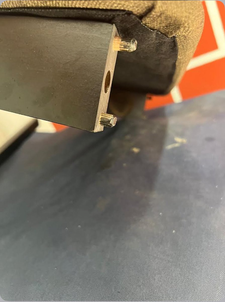 aishwaryajn28's tweet photo. Purchased dining table of 22k on Amazon on Aug 16,&amp; suffering since then.The quality was so bad that chairs broke within 15 days.Wasn’t able to return as amazon return window is closed &amp; home centre isn’t providing proper solution #disappointed @HomeCentreIndia @sitaramkumar https://t.co/4Pm0SA6wJp