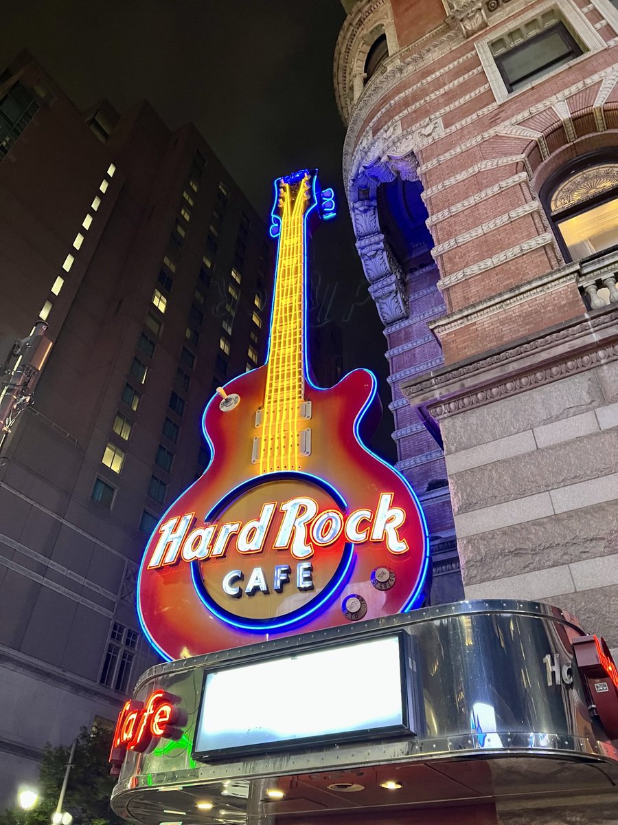 mraible's tweet photo. Photos from a historic walkabout in Philly last night. #java #jugtour #oktadev https://t.co/wG5knOIu1v
