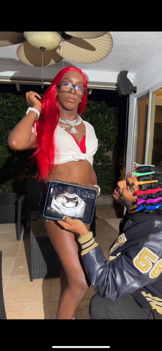 markell_123's tweet photo. Sexyy Red and Drake announce their baby - after the release of their song “ Rich Baby Daddy “ 😂🤣❤️❤️ we play to much we devoured these looks #sexyyred #drake https://t.co/ViuFd3dc70