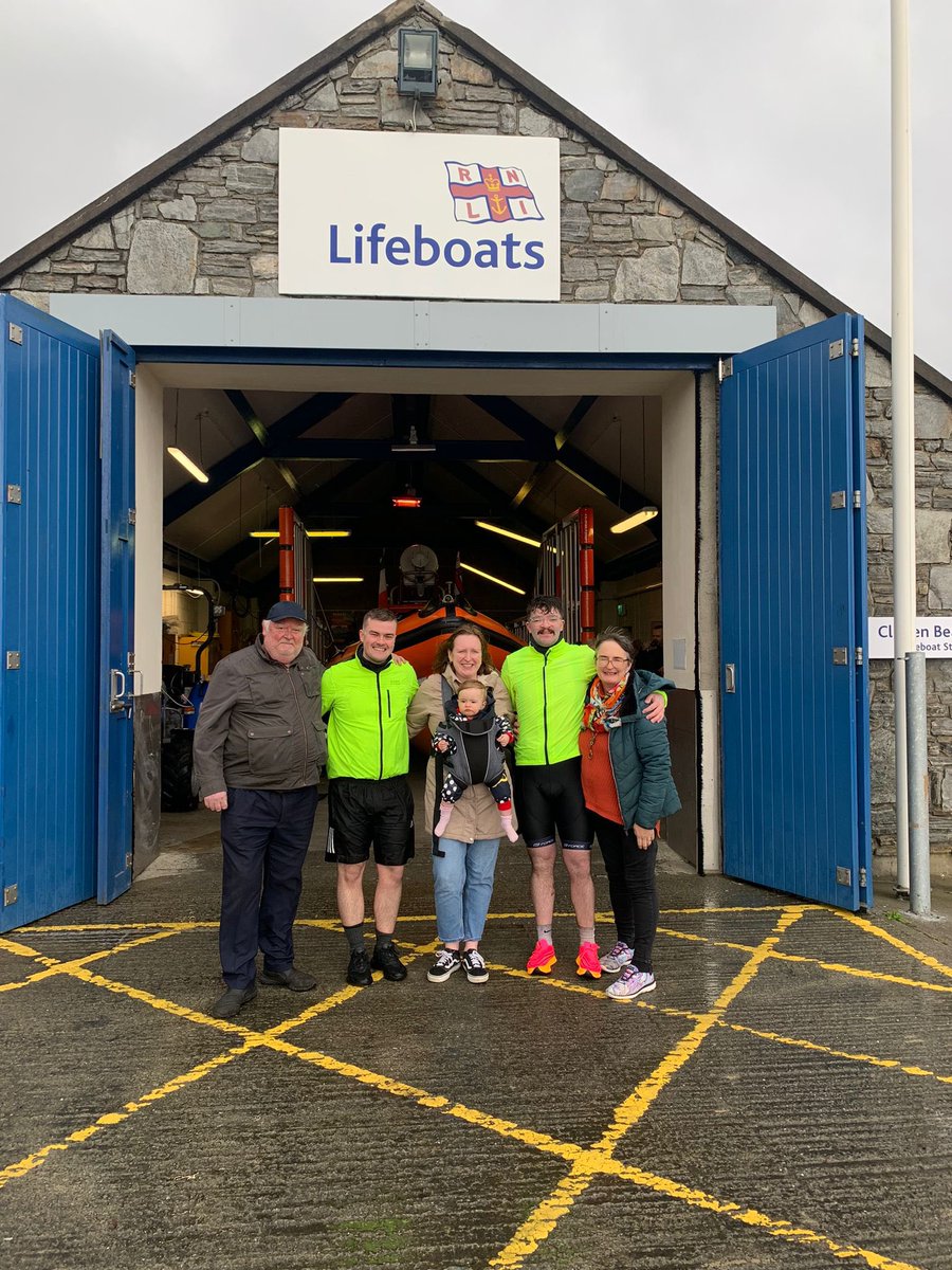 Lisamc0809's tweet photo. The lads are half way through their cycle! Brilliant reception in Clifden today 🫶🌟
Looking forward to your homecoming on Friday 🥳 
https://t.co/86cTq5ETLc

 @RNLI @ClifdenRNLI @OceanFmIreland @ShannonsideFM @CarrigallenGFC https://t.co/Pg0VnFCa52