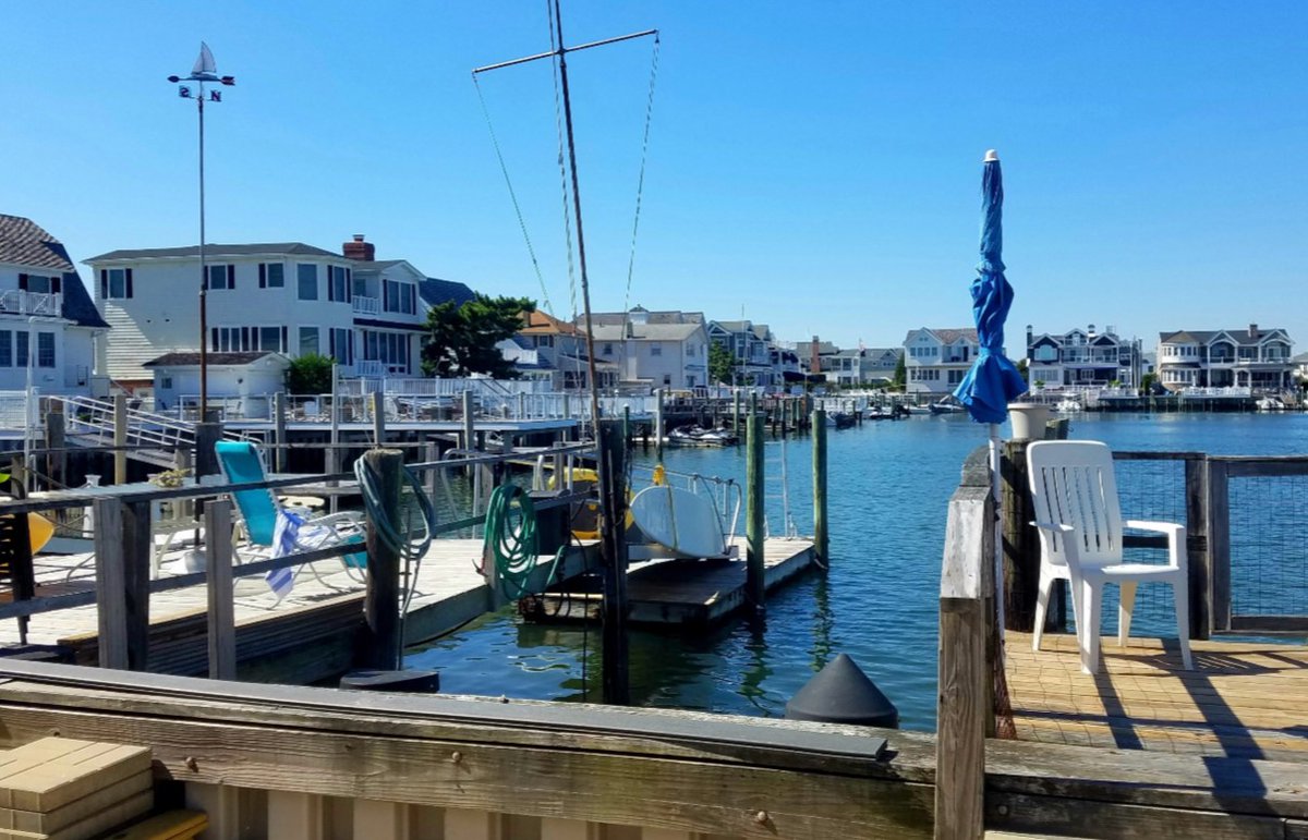 MastertechShore's tweet photo. Ensure your Jersey Shore vacation home stays mold-free with our seasonal guide! https://t.co/Rd3upcv0Tz Mold can be a potentially harmful visitor, but we've got you covered. Mastertech Environmental Jersey Shore is just a call away. #MoldPrevention #VacationHomes #JerseyShore https://t.co/0PIg8waTdg