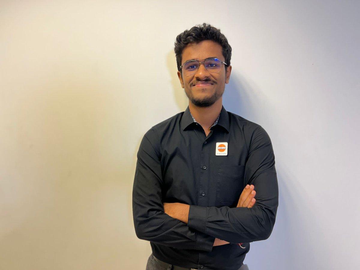 ChessbaseIndia's tweet photo. Grandmaster Karthikeyan Murali has managed to do something extraordinary - something only one Indian player has managed to do so far. After Vishy Anand, Karthikeyan is the second Indian player to defeat the World no.1 Magnus Carlsen in classical chess!

Karthikeyan scored a powerful win against Magnus with the Black pieces in the 7th round of Qatar Masters 2023. The Grandmaster from Thanjavur played a picture-perfect game! One mistake from Magnus, and he captured the edge and converted the endgame smoothly.

What a huge day for Karthikeyan and Indian Chess! With this win, he now joins the lead with a score of 5.5/7 points. We Wish all the best to Karthikeyan for the last 2 rounds!

Photos: Aditya Sur Roy