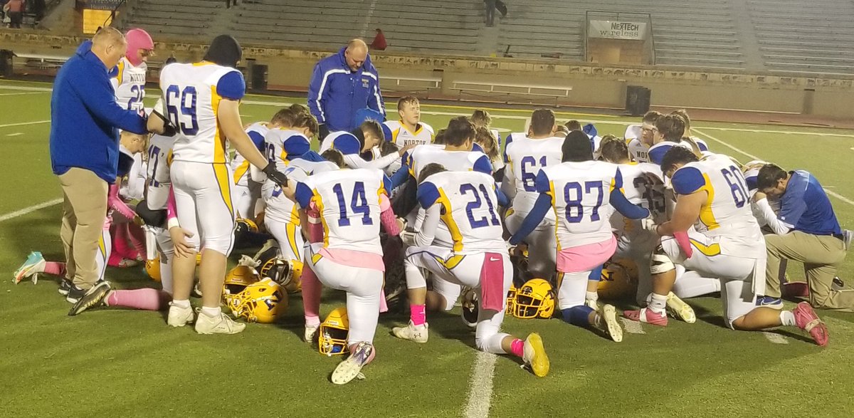 cnichollHays's tweet photo. '23 Football: How Norton has started 7-0 - and has one of the craziest defensive numbers you will ever see:

https://t.co/n3XlpUU0A2

@jencoxhauser @cornhead_media @tessa_hauser @RomanHauser13 @HillBrosFB @NCSTV_Bluejays @dstover211 @KansasPregame @KSportsImages @joeybahr https://t.co/FKFRYSAcEU