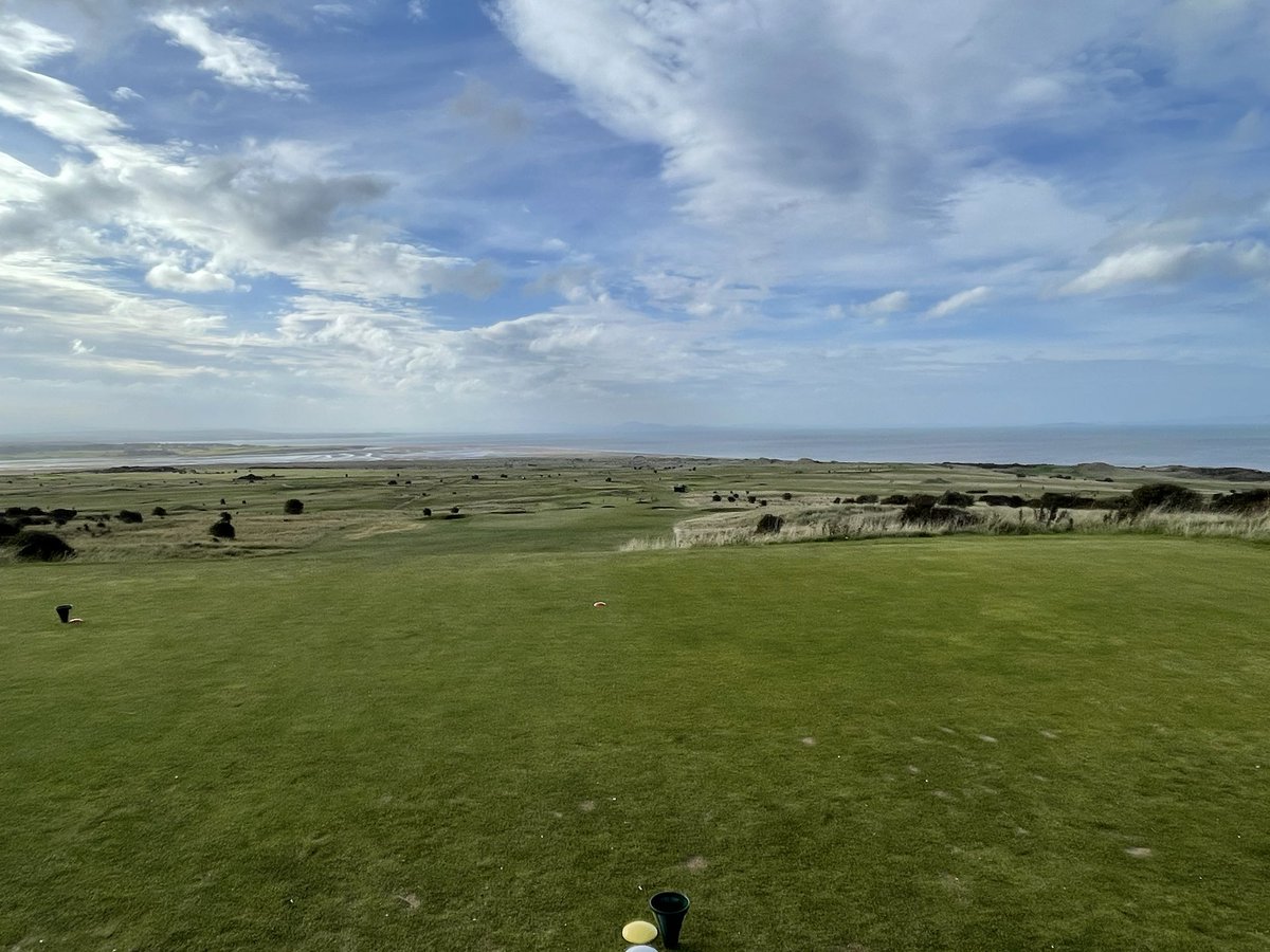 jkessell02's tweet image. Great trip for a few days - @GullaneGolfClub great as ever. @GoswickGolfClub  a first for me and what a wonderful place to play golf (I’ll be back!). Topped of by the brilliant @OneFairways ……. If Carlsberg did golf accommodation this would be it!