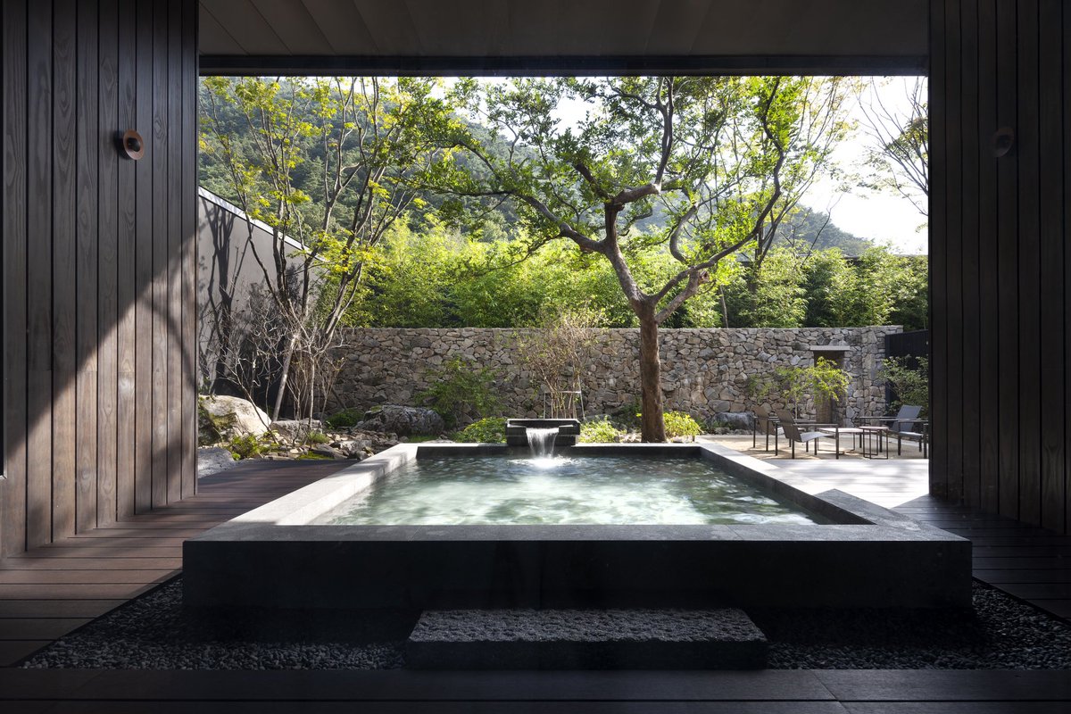 수안보의 유원재. 한달전 오픈 이후로 많은 분들이 찾아주시네요. 한국의 새로운 온천 숙박 및 음식문화가 자리잡길 기대해봅니다. #유원재 #유원재온천호텔 #수안보유원재 #양진석건축