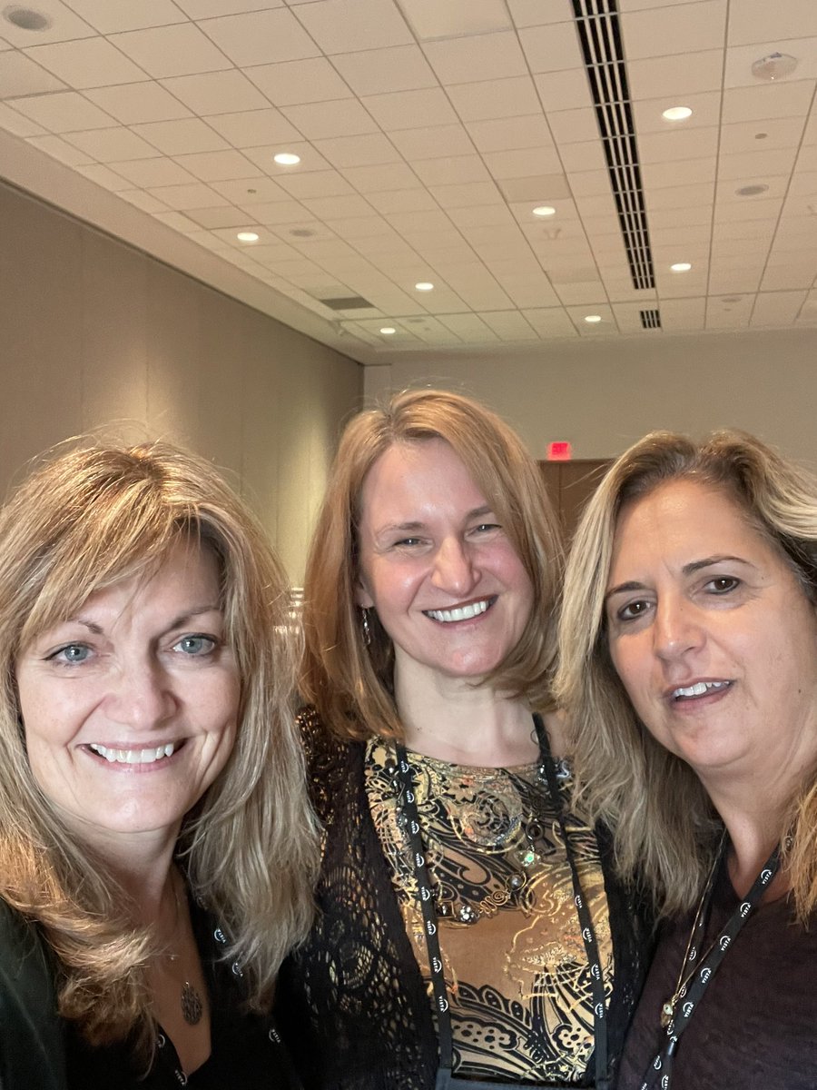 MariaY09186775's tweet photo. Fabulous session at WIDA 2023 Conference with @AndreaHonigsfel on CoTeaching! #westvaned @SLShortall @Caz96714959 @MrsGill_ @WestVanSchools @JodyLanglois https://t.co/Zinbk6tK7y