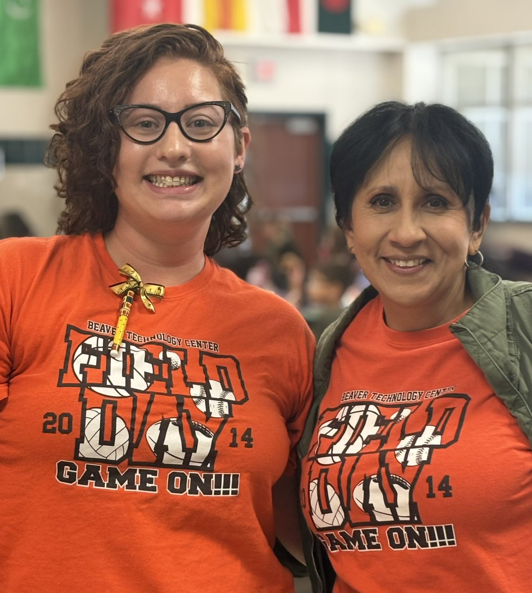 mortonmath7's tweet photo. We are showing our unity today with our awesome orange shirts! @BeaverMST_Stars https://t.co/MmKnuxalew