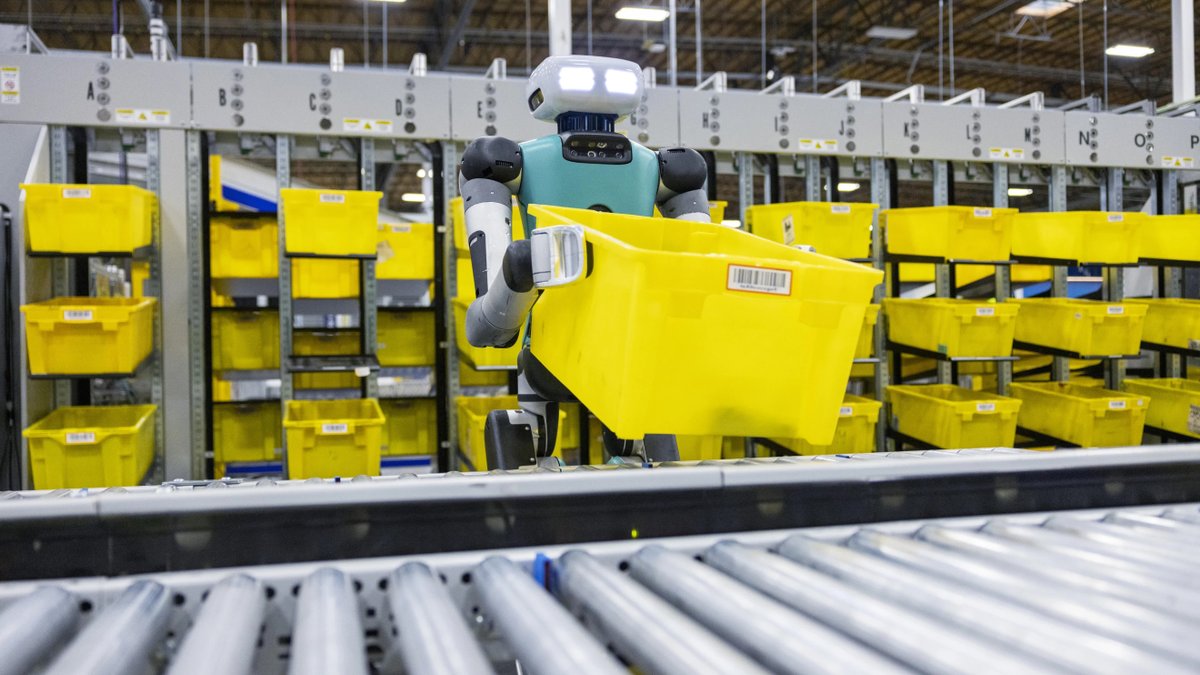 agilityrobotics's tweet photo. 📢 Our partnership with @amazon is a real-world example of Digit working collaboratively with their employees to enhance automation.

ℹ️https://t.co/JzKggTfMrn https://t.co/JmE2wX8wIs