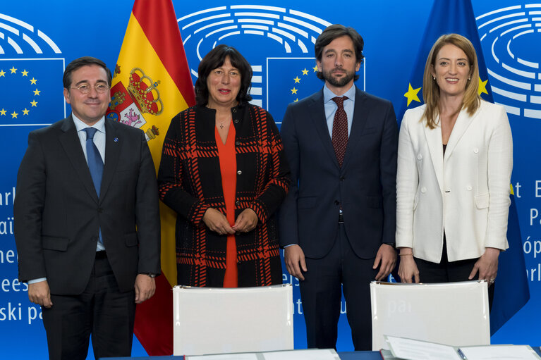 The <a href="/EUCouncil/">EU Council</a> &amp; the <a href="/Europarl_EN/">European Parliament</a> signed the regulation establishing geographical indication protection for craft &amp; industrial products.

The new law will safeguard the name of locally renowned products such as glass, lace or natural stones: euipo.europa.eu/en/news/geogra…