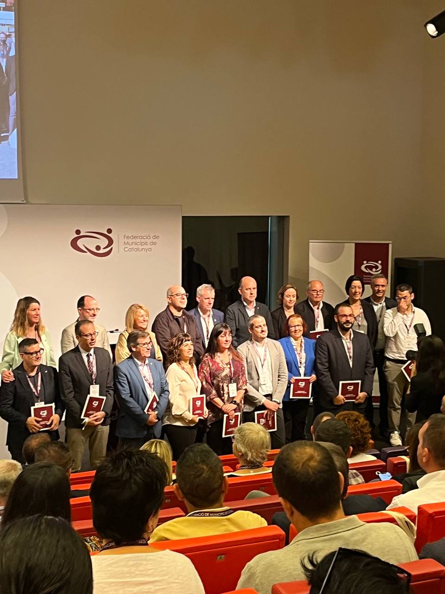 CandelaLopezT's tweet photo. 👉 Avui a la 34a Assemblea General de la @FMCmunicipis a Lleida. Una nova etapa pel municipalisme amb reptes de futur com el de la nova llei de finançament local 🏢 Amb els companys i companyes d'@EnComu_Podem i @Mijoler com a vicepresident del Comité Executiu 👏 https://t.co/7hZ03Hl8Ld