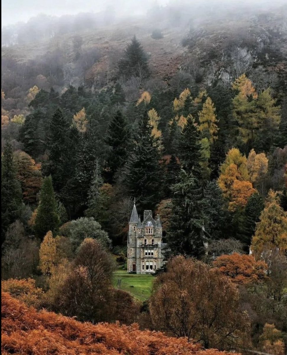 Autumn at Pitlochry Castle.