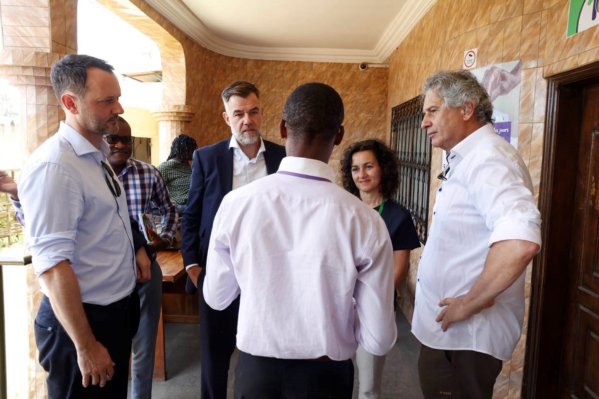 ➡ À Lomé, Patrick Losch, Laura Foschi (Prés. et Directrice de ADA), <a href="/FranzFayot/">Franz Fayot</a> en visite de l'IMF Assilassimé.

💡Renforcer les synergies entre les différents acteurs du secteur de la finance inclusive est crucial pour améliorer les conditions de vie des populations vulnérables