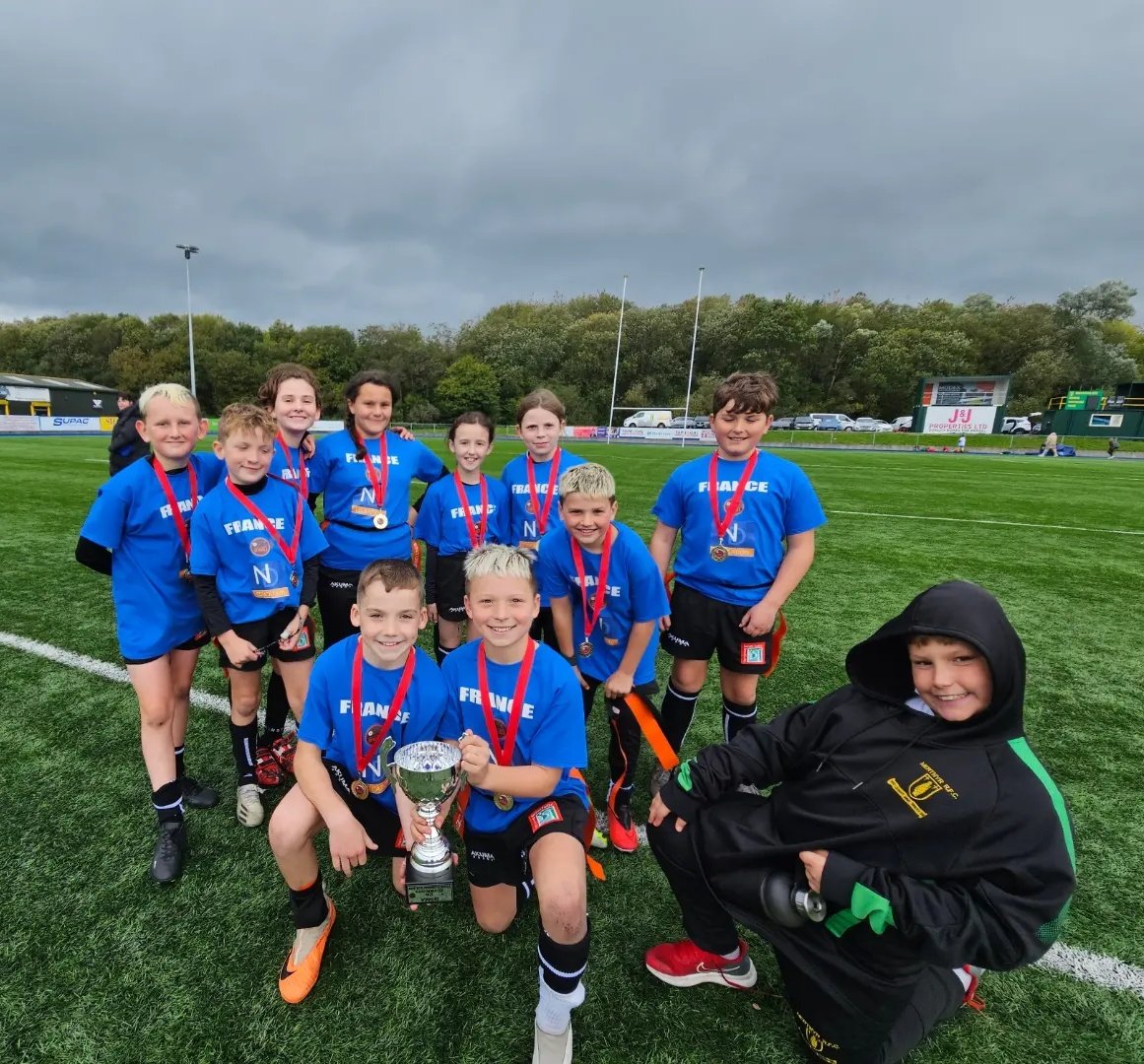 santestudful's tweet photo. Pencampwyr Cwpan Rygbi y Byd Clwstwr Merthyr!!! 🏉🏉🎉🎉🌟

Merthyr Schools Rugby World Cup Champions! 🏉🏉🎉🎉🌟 https://t.co/RX4QihK61i