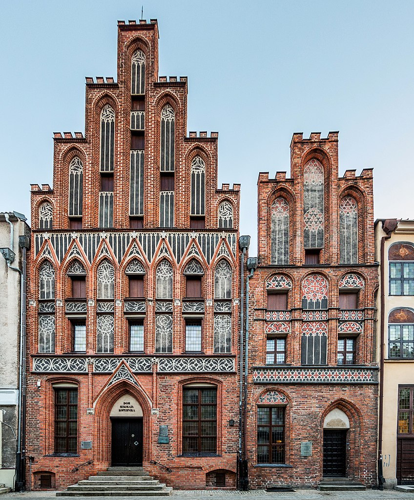 Tras una época de crisis comercial y política, Europa vivió una expansión urbana que sentaría las bases de lo que vendría después. 

Hoy en #PatrimonioEnlazado nos perdemos en 10 CIUDADES MEDIEVALES viajando por Alemania, Francia, Polonia, España…