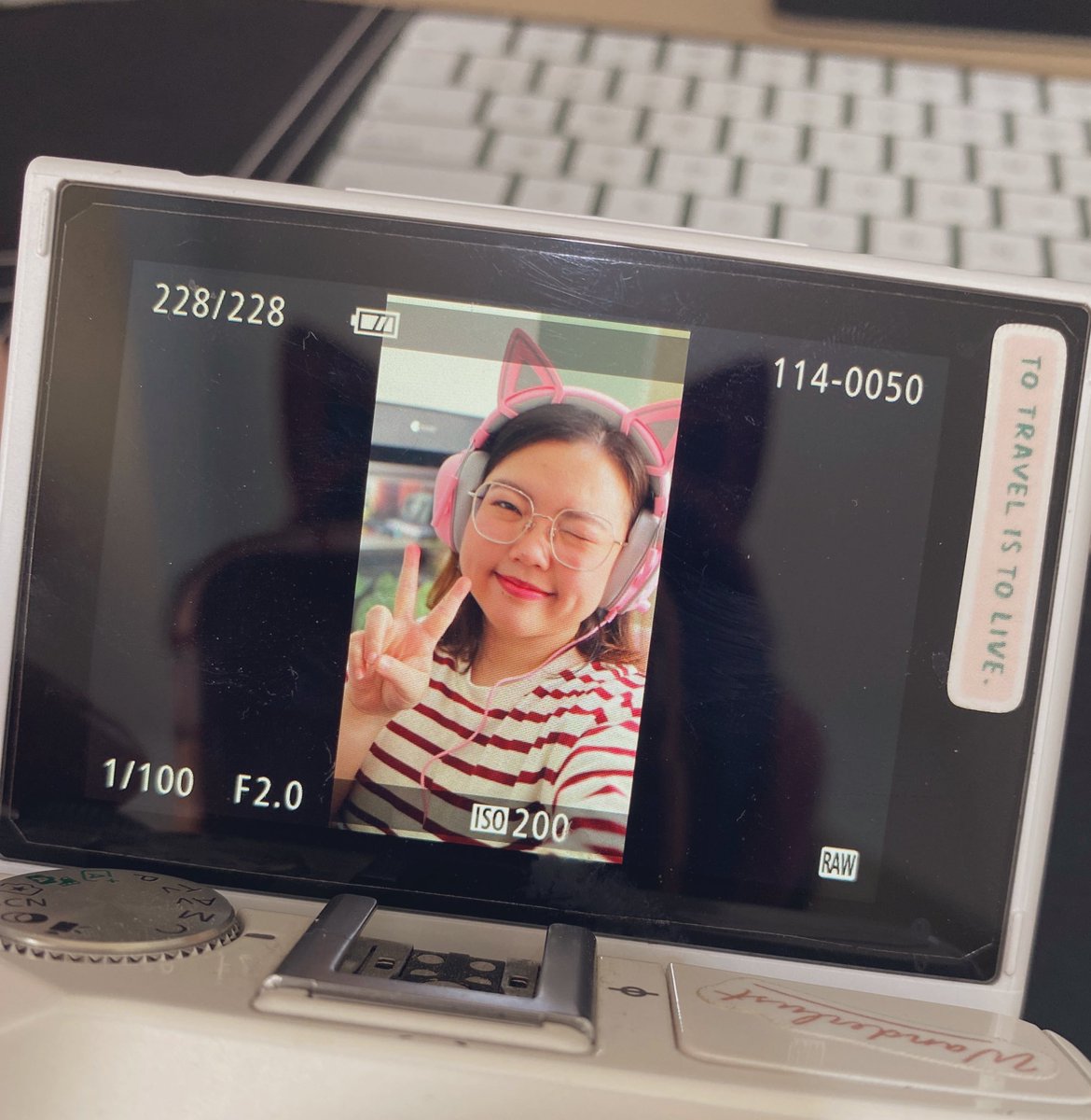 Kinda feeling myself today… it’s been awhile since i did my make up properly with all the proper steps and stuffs and i kinda like the result! ☺️☺️☺️