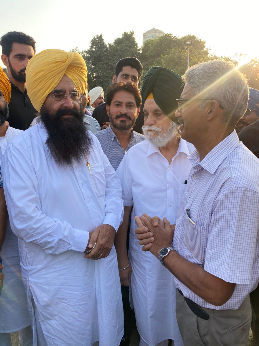Jacofvets's tweet photo. JAC NEWS FEED 04-10-2023
In continuation with the efforts to restore the Pay Parity, today JAC members got a chance to interact with Honourable Minister of Animal Husbandry S.Gurmeet  Singh ji Khuddian who was on an official visit to Khanna Mandi. https://t.co/3XL8KgYz54