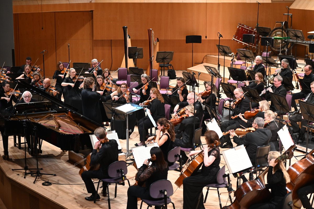 Broadcast tonight! Tune in at 7.30pm to hear our concert from Saturday night at <a href="/BridgewaterHall/">The Bridgewater Hall</a>.
🎶 Haydn: L'isola disabitata, Overture
🎹 Mozart: Piano Concerto No. 18 in B flat major
🎶 @annathorvalds: ARCHORA
🎶 Debussy: La mer
📷 Chris Payne
bbc.in/46Serff
