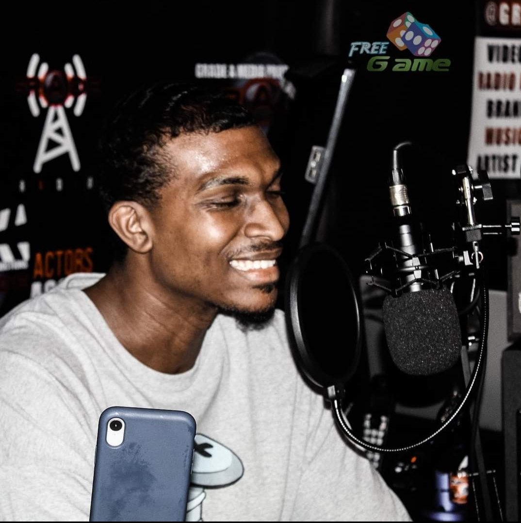 FoEverKingCoopa's tweet image. First interview about my music at the time w/ my 2 brothers I had a lot of fun and some really good conversations and questions. #foeverkingcoopa #firstinterview #freegameproduction @freegameprod @DaRealFatMac02 @guillofinesse