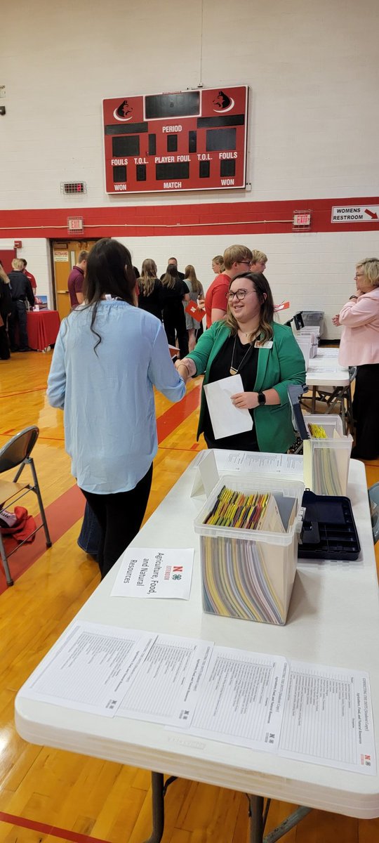 ExtensionHack's tweet photo. Spent some time today helping youth Connect the Dots! Had a great time with @AuroraHuskies connecting with industry reps, learning about our skill set, and developing resumes. Always a pleasure working with polite, respectful, and open-minded youth! 

Thank you for hosting us! https://t.co/uZj7UMfCLH
