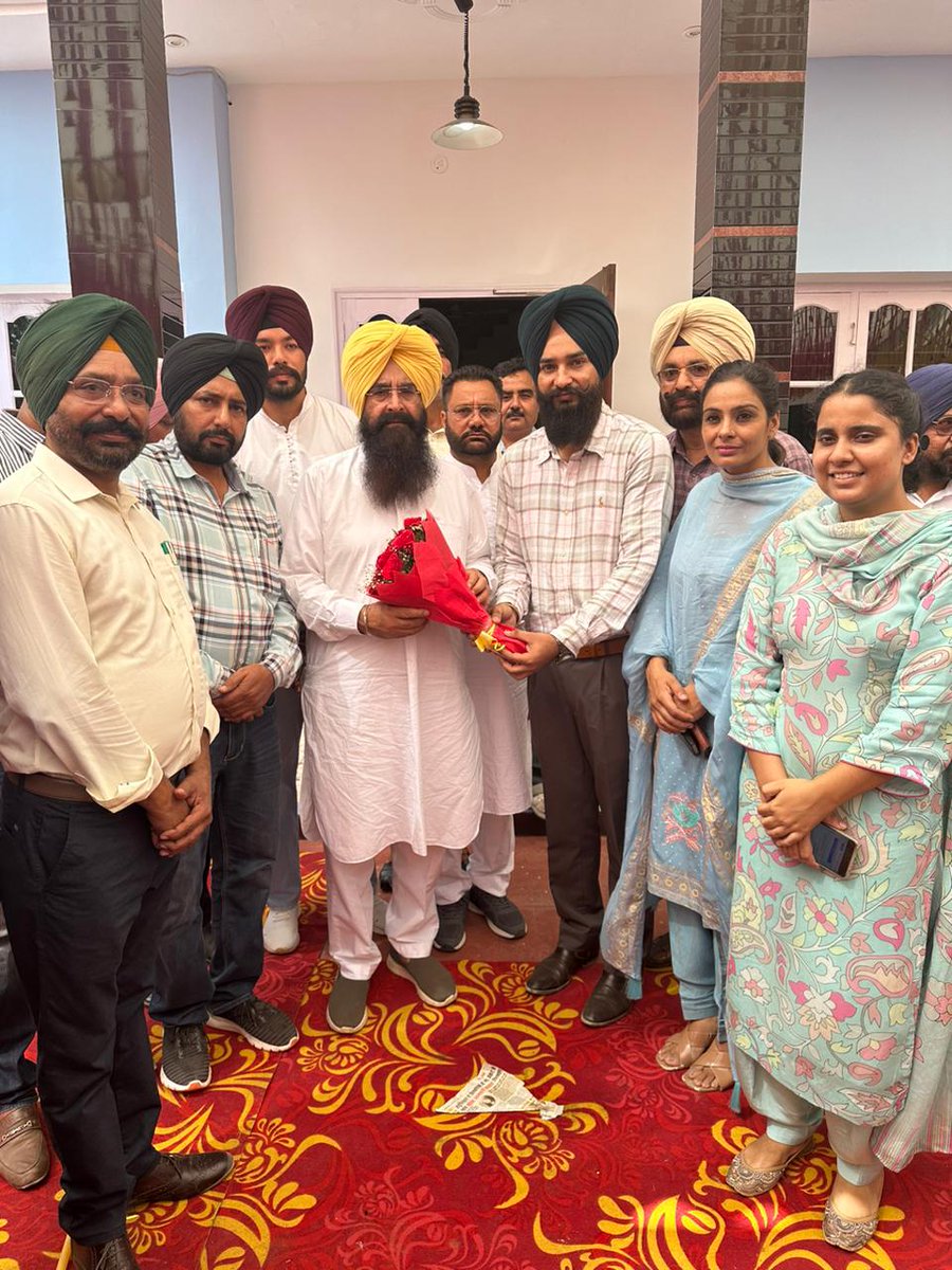 Jacofvets's tweet photo. JAC NEWS FEED 07-10-2023
In continuation with the efforts to restore the Pay Parity, Today PSVOA and JAC members got a chance to interact with Honourable Minister of Animal Husbandry S.Gurmeet  Singh ji Khuddian who was on an Personal Visit To Aspal Kalan Distt Barnala. https://t.co/NQrgh2zUyt