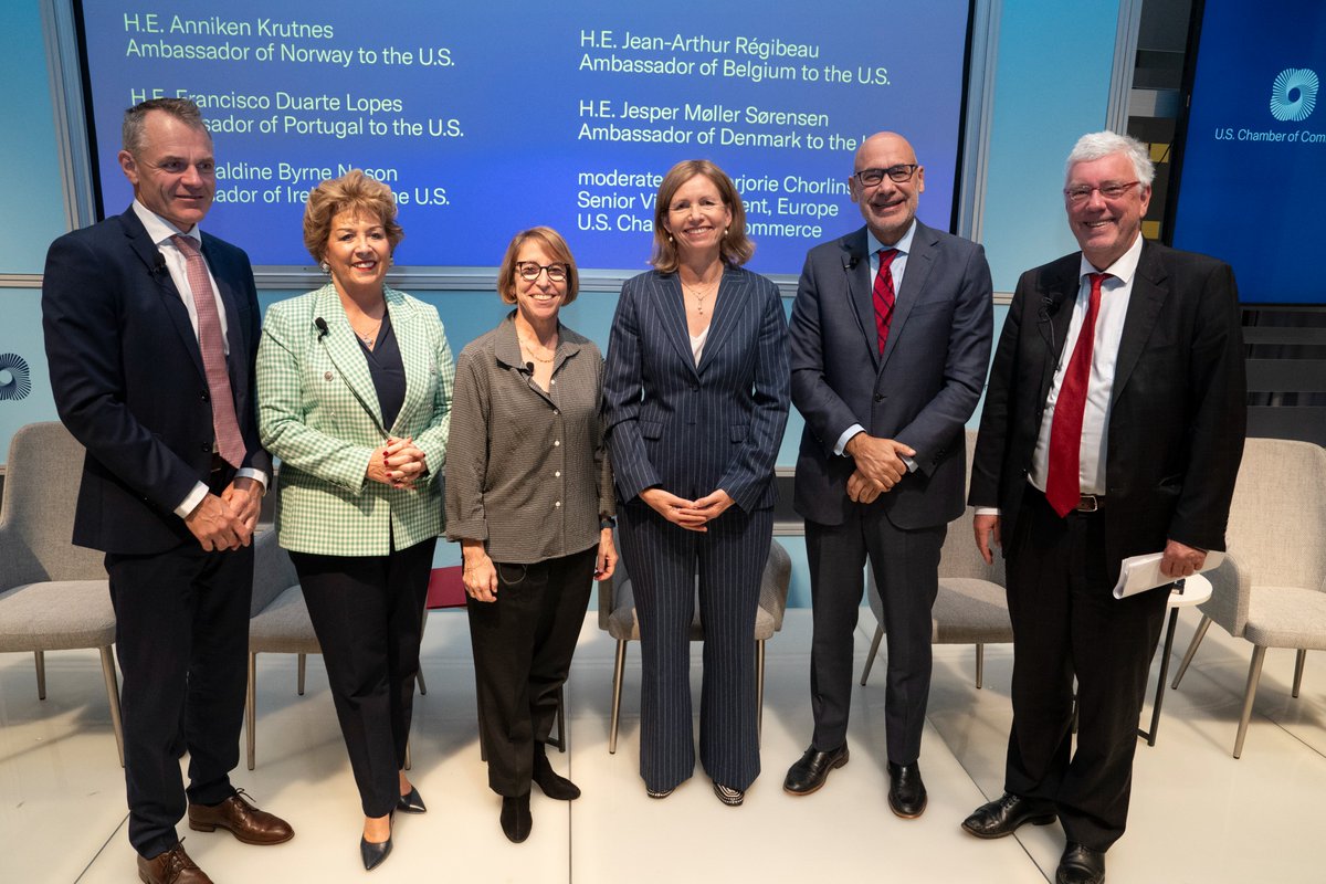 🇺🇸🤝🇪🇺 Ahead of the U.S.-EU Summit, @USChamber held vital talks on U.S.-Europe ties with Ambassadors Régibeau 🇧🇪, Sørensen 🇩🇰, Byrne Nason 🇮🇪, Krutnes 🇳🇴, & Duarte Lopes 🇵🇹. 
 #TransatlanticRelations 

Thank you @BEAmbUSA @IrelandAmbUSA @DKambUSA @NorwayAmbUSA @portugalintheUS