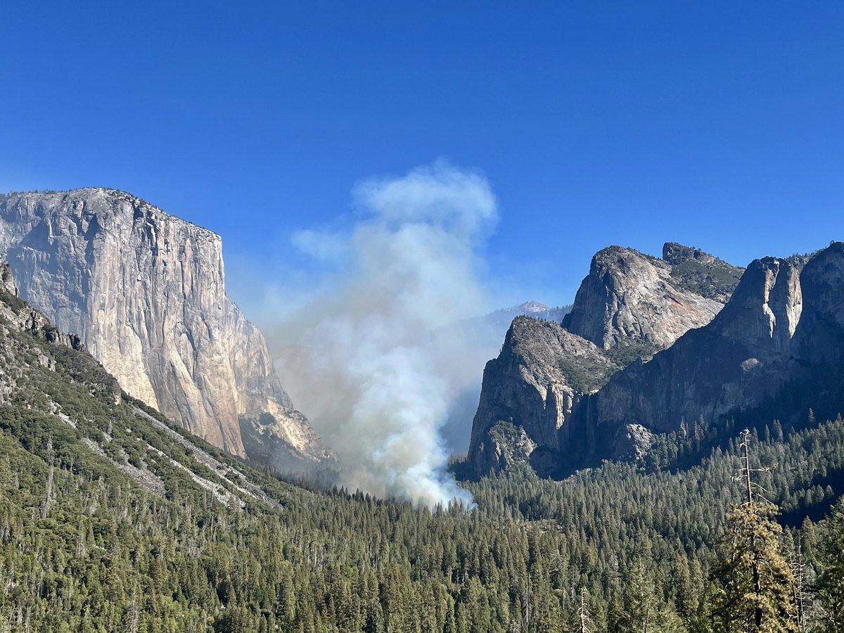 HotshotWake's tweet image. Just a stunning view of prescribed fire in Yosemite yesterday. Cheers to all involved. Absolutely love to see this kind of work. 
#cafire #cali #California #wildfire 
📷 : @YosemiteFire