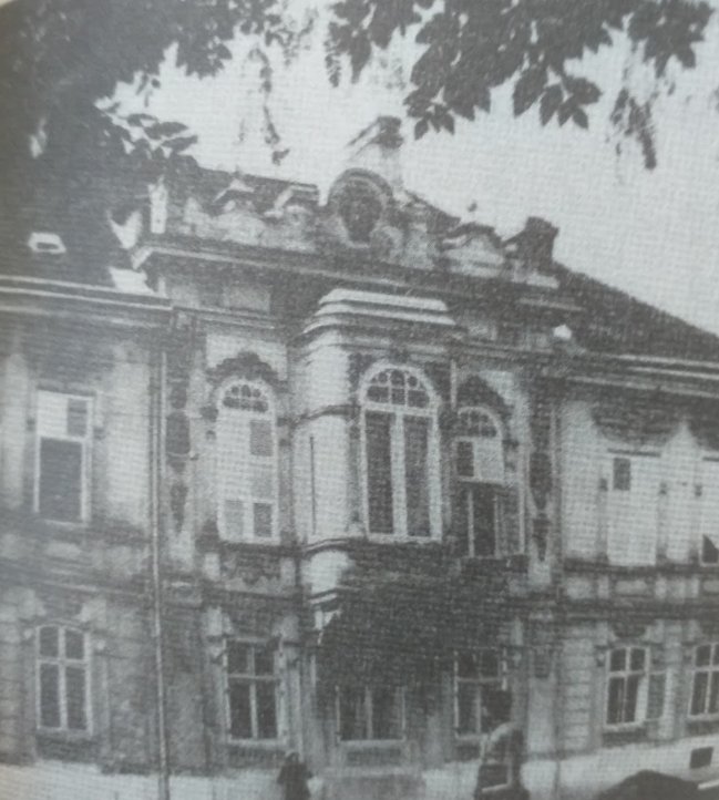 MarijaMiketic4's tweet image. Vila u kojoj je živela Ledi Pedžet, od 1910-1913, Kraljev trg, Beograd. Danas se na tom mestu nalazi Kolarčeva zadužbina.
#staribeograd #istorija #kolarac #starekuće #ledipedžet #ladypaget #heroina