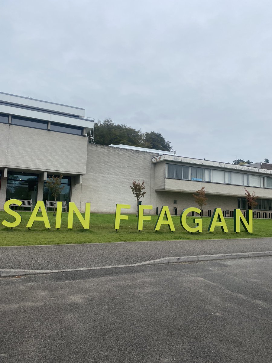 MissJames1405's tweet image. A lovely day at The Museum for Welsh Life in St Fagans!!
The children loved getting immersed in the Victorian Life👩🏽‍🏫📜
It was a great way to see Year 6’s topic come to life!! @stmarypatrick