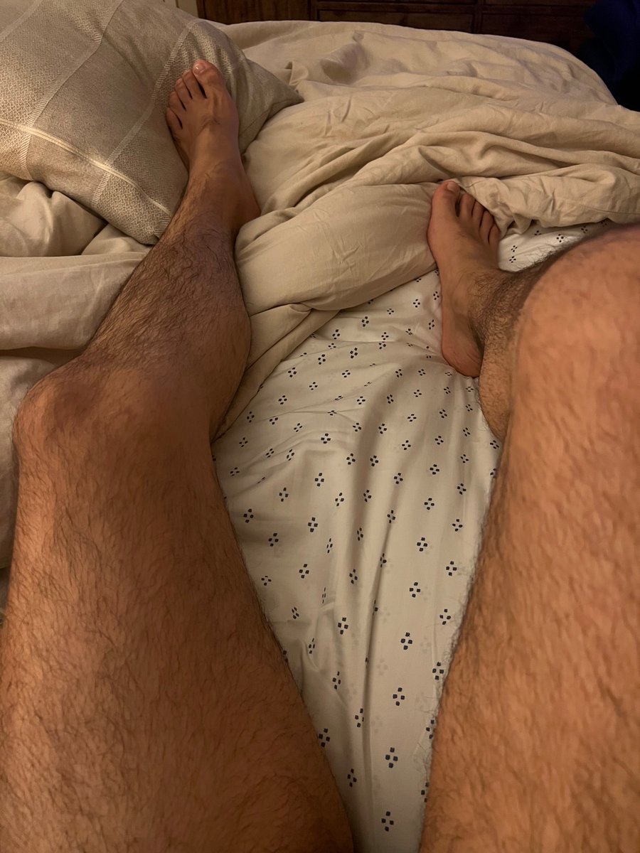 asslover2017's tweet photo. #legs #manlegs #menlegs #hairylegs #feet #feetfethish #feet_lover #feet_pic #feetcare #gayfeet #gay #hairy #gayman #gaymen #gayhairy
👅😏🦶 https://t.co/zu537Pyg46