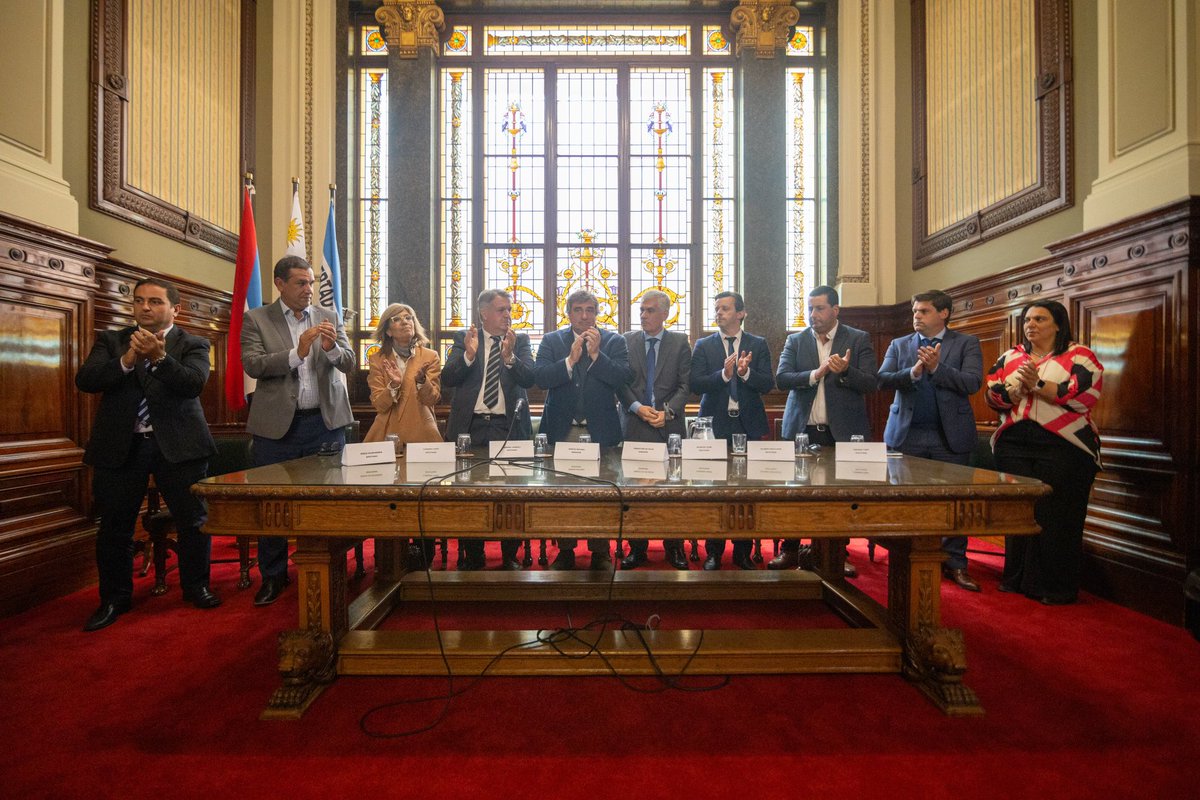 JavierGarcia_Uy's tweet photo. Este miércoles en la presentación de la Agrupación Parlamentaria de #EspacioPaís, realizada en el @ParlamentoUY https://t.co/KcTML8K6QJ