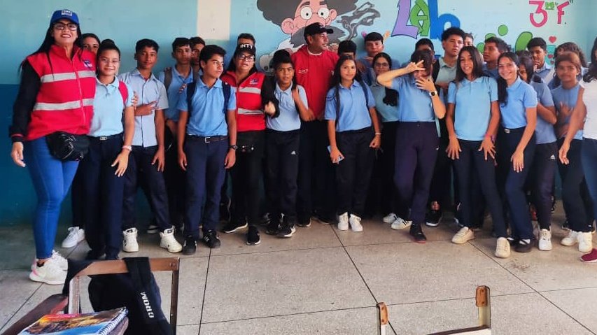 INTTNvaEsparta_'s tweet photo. #18Oct|| Funcionarios de la @ornuevaesparta dictaron charlas de educación vial en conjunto con el Frente Preventivo  a los estudiantes de secundaria del Liceo José Augusto de León, Municipio Maneiro.
#AcuerdoDeUnion https://t.co/SRJyzDNVn7
