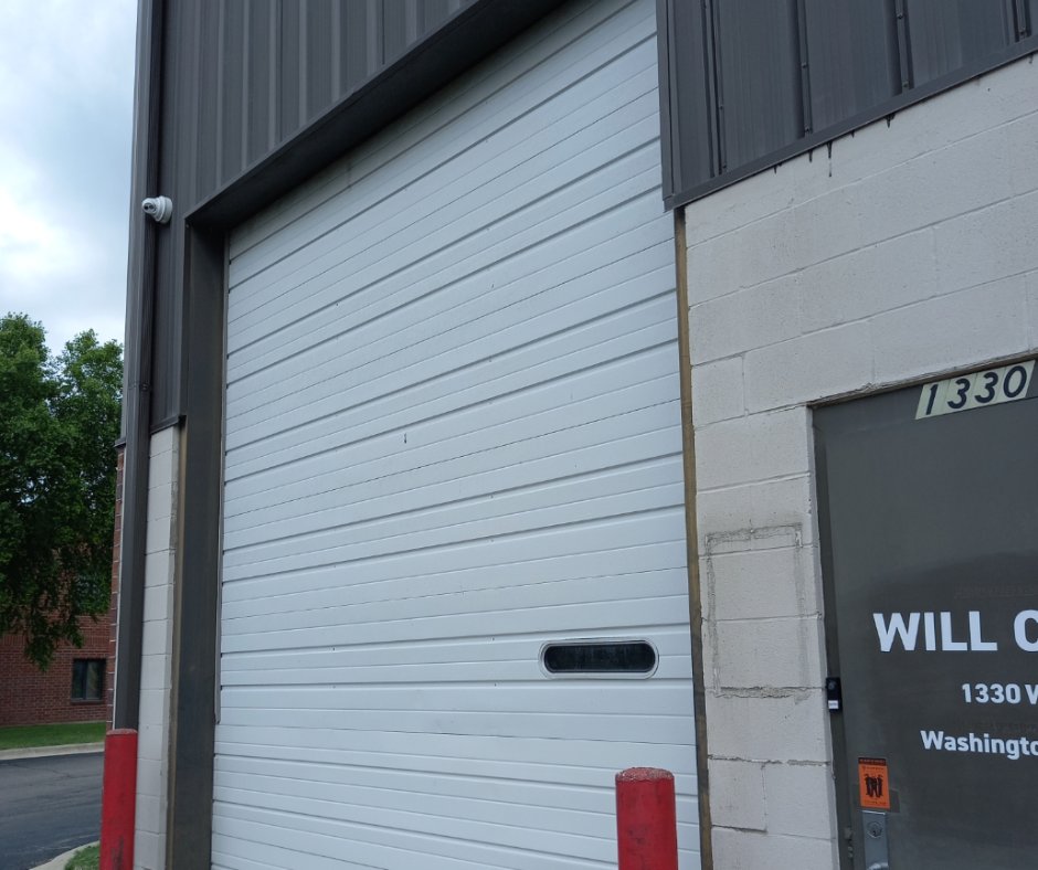 VINTECHSYSTEMS's tweet image. We can install security cameras at your stores to keep them safe from danger. Call our reliable security company today!

#VinTechSystems #Installation #FocusOnQuality #ChicagoBuilding #ChicagoSecurity #SecurityCameras #HighDefinition #ChicagoIL