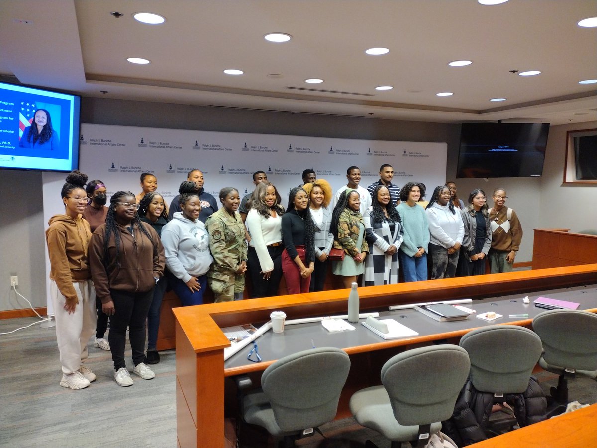 boricuaslavist's tweet photo. So happy to have hosted @Jenkinsbd at @HUBuncheCenter  @HU_COAS @HowardU https://t.co/5Vw2v9uj2d