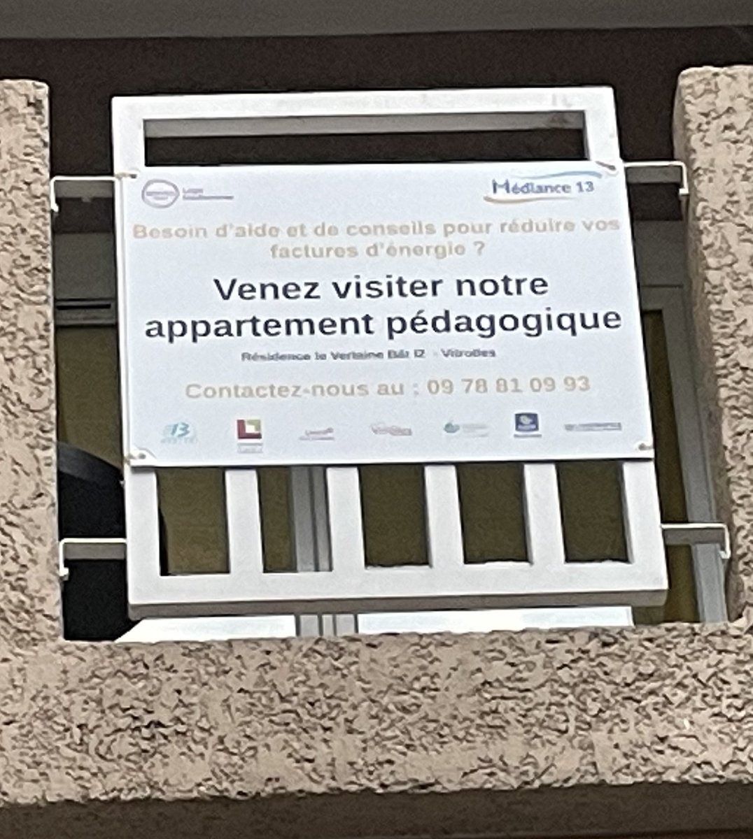 Agir contre la précarité. Bravo Médiance 13 qui inaugure un appartement pédagogique à Vitrolles. @enedis_prov_alp aux cotés de l’association pour informer sur  l’électricité et la consommation.