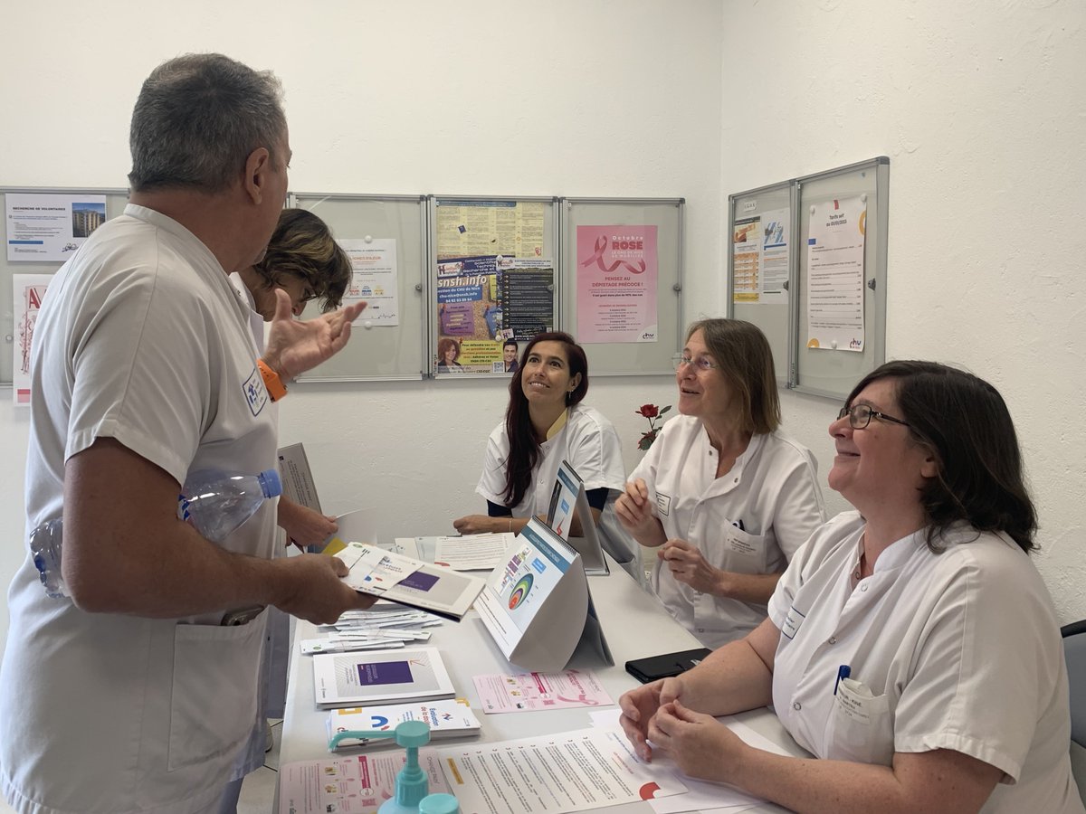 CHUdeNice's tweet photo. 🥼A l'occasion de la #JournéeMondialeContreLaDouleur, nos professionnels du comité de #luttecontreladouleur (#CLUD) se sont mobilisés pour sensibiliser nos hospitaliers à ce sujet.
🎯Car chaque patient doit recevoir des soins adaptés visant à soulager sa #douleur.
#CHUdeNice https://t.co/8Whlafa9RG