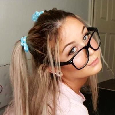 Peek at my more spicy content and chat with me on OF 👇 https://t.co/jHuy0fdLph  👈  I'm also on MFC as