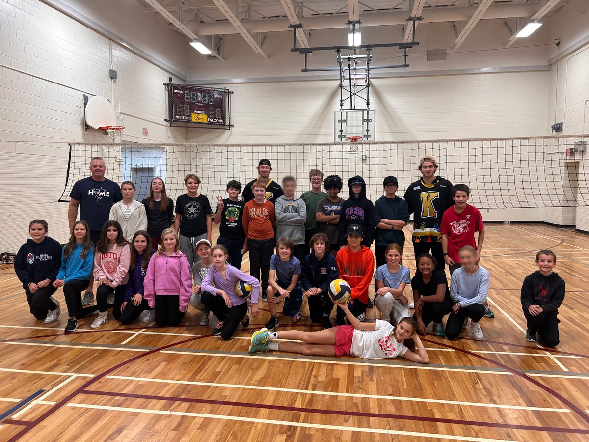 KingstonFronts's tweet photo. Thank you to @ModuleAcadie for allowing Duncan Schneider and Owen Outwater to visit your school today. We had a great time playing volleyball with you! 🏐

#BearTheK | @OHLHockey https://t.co/yrX94pdrma