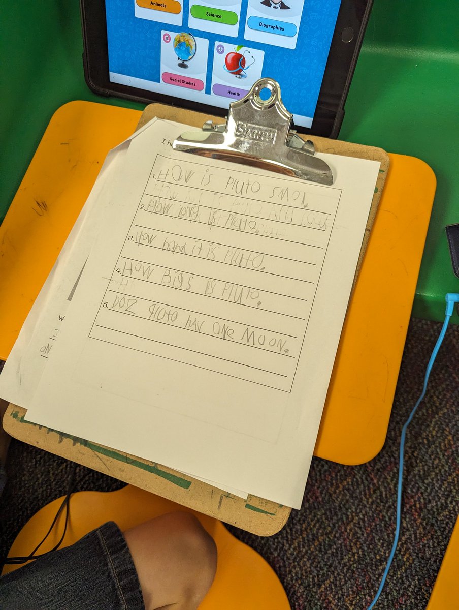 2nd group of amazing Firsties starting their planet P.L. in <a href="/mrslaurenglaser/">Lauren Glaser</a> They've got their questions down about their planet of choice and are starting to sketchnote! We learned how much information you can show with just some sketches &amp; a few labels! 😍