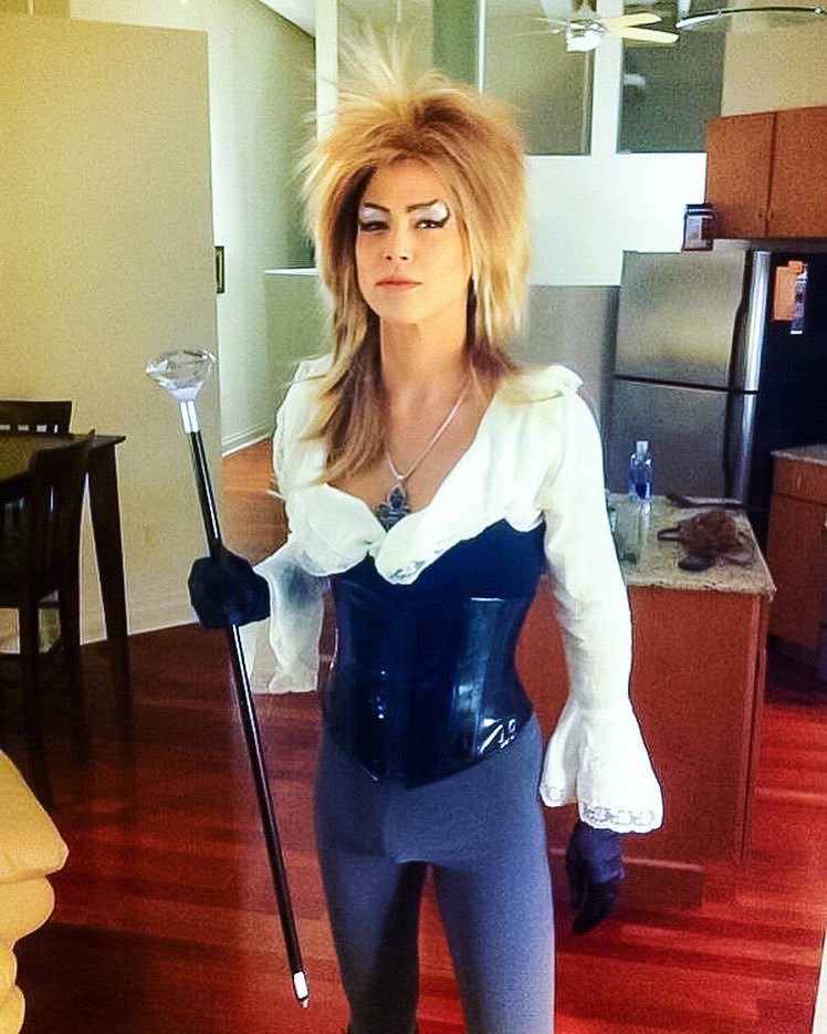 Throwback to one of my favorite costumes of all time. Can’t believe there’s only two more weeks until #Halloween!! What are you dressing up as this year? 🎃