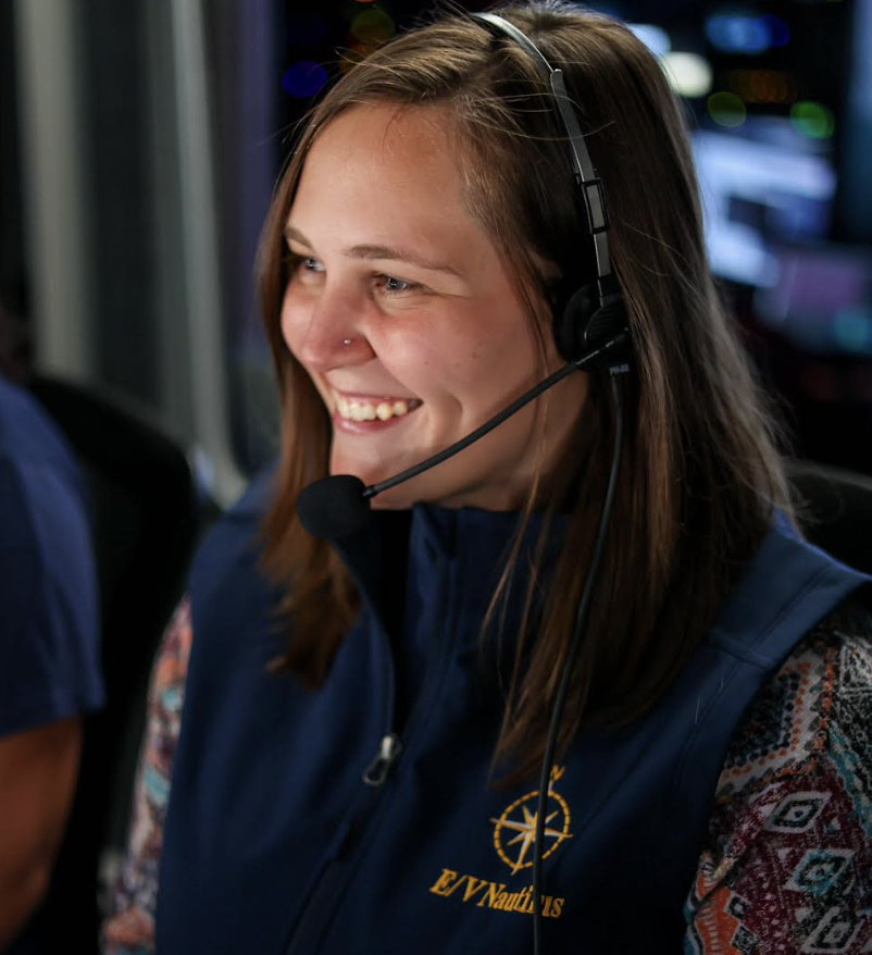 EVNautilus's tweet image. Today's #InstagramTakeover comes from @oceanexplorer John A. Knauss Marine Policy and Science Communication Fellow Logan Kline. Stay tuned as Logan takes over our #Instagram and #Facebookstories and gives us a glimpse into her life #atsea onboard #EVNautilis!