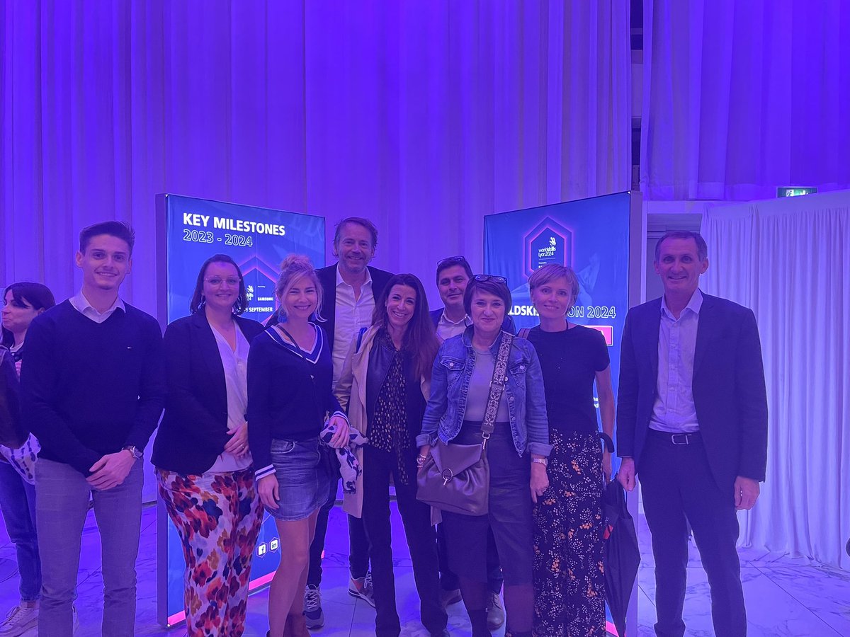 medeflyonrhone's tweet photo. | En direct | Soirée de Lancement du Programme « Volontaires » 👉 @worldskills2024 

Présentation du programme et rappel des grands temps forts de la mobilisation des volontaires !

Merci à tous les acteurs engagés pour la jeunesse 💪 https://t.co/yW71BdAvTm