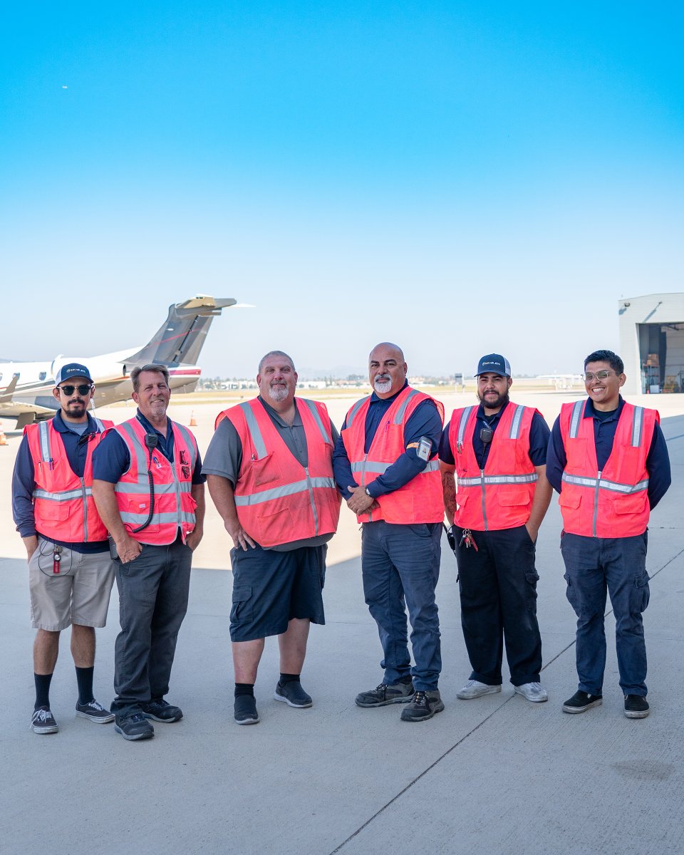 SunAirJets's tweet photo. When you visit our FBO this month, you'll be greeted by our Line Service Technicians donning pink vests in honor of Breast Cancer Awareness Month! Join us in honoring those affectedποΈβοΈ
#breastcancerawarenessmonth #fixedbaseoperator #kcma #camarilloairport #fbo #aviation https://t.co/v2pYMqQvRX