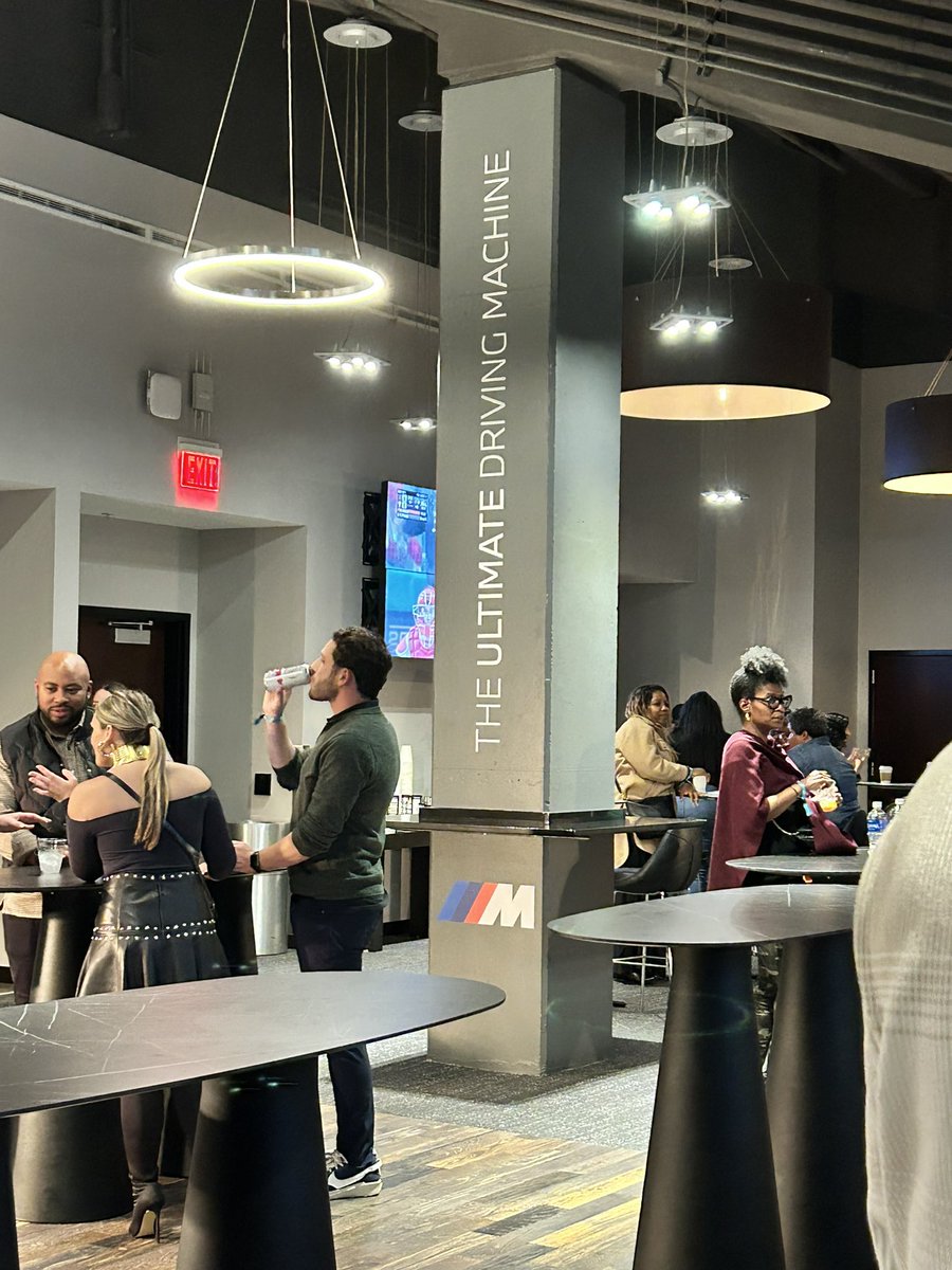 ladylibra100's tweet image. Highly recommended adding the M Lounge by BMW experience when purchasing tickets @PruCenter. Includes food, deserts, private bar…