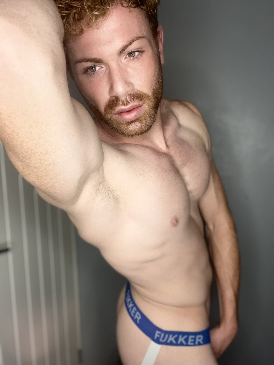 red_kellen's tweet photo. Who can I submit to #gayhot https://t.co/xuez6YQaiC