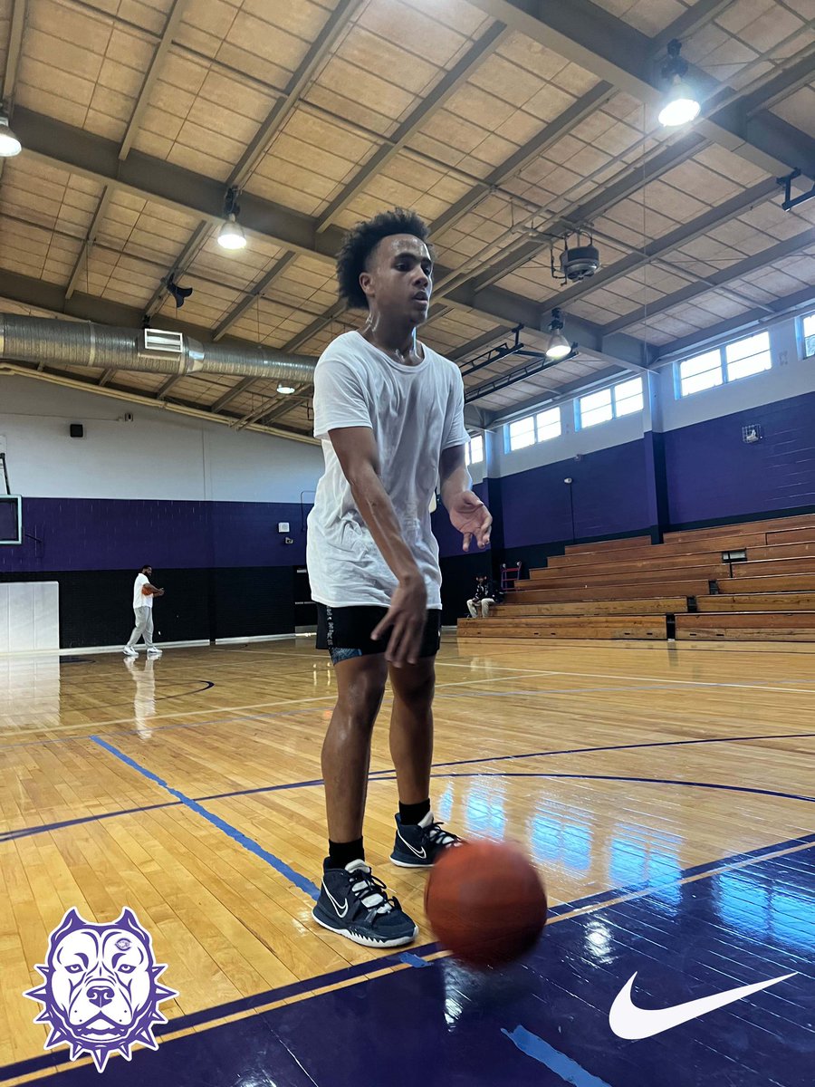 CrowleyBball's tweet photo. Raised in the dark 🔜 Shine in the light!

#CrowleyTough x #DAWGWeek https://t.co/jeijIcYRBp