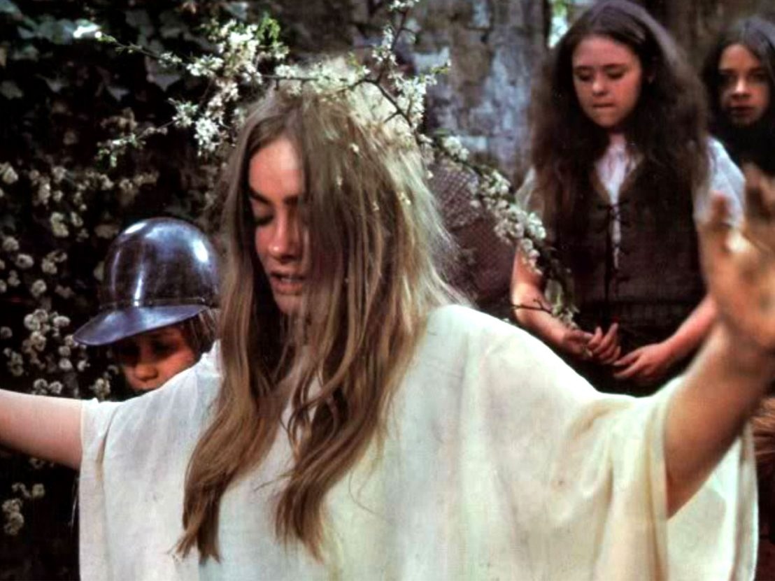 Screenwriter to the CULT CLASSIC folk horror - Blood on Satans Claw, Robert Wynne Simmons joins us on the podcast this week! 

He has written a brand new book unearthing the fate of unfortunate villagers sacrificed by their own children through devil worship.