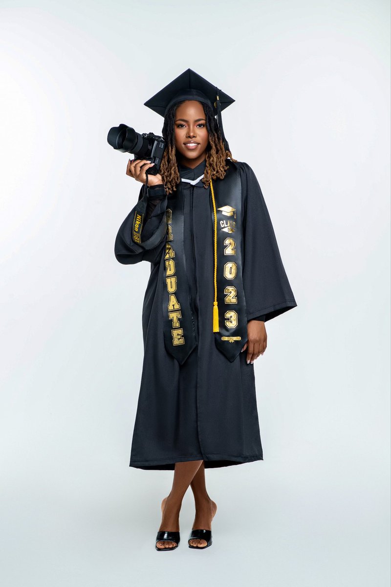 cutiega's tweet photo. School is always a great idea. 🎓 This year, I've faced numerous challenges, from health issues to various obstacles. Yet, I'm proud to say I'm graduating with honors and have continued to excel in my other activities. Remember, you can achieve anything with determination; it's never too late. Some of us do it for our parents, or to check off a milestone, but there's a unique feeling when you push through for yourself, by yourself.🙌📚
