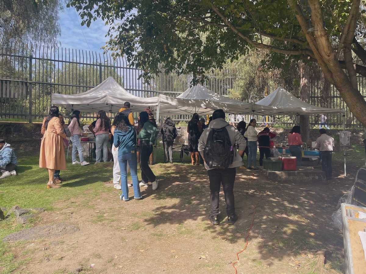 cousunam's tweet photo. Estamos desde la @ENTSUNAMOficial en el primer día de la 15va edición del Día del Maíz 🌽 vengan estamos hasta las 16 hrs #mesa #conferencias #talleres #tianguis #trueques https://t.co/OmyKV4FVFS