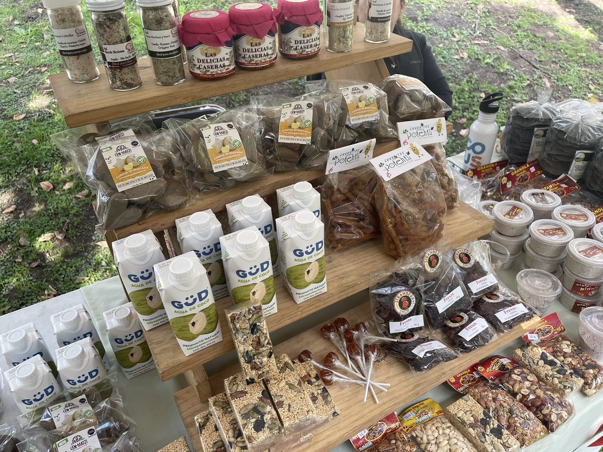 cousunam's tweet photo. Estamos desde la @ENTSUNAMOficial en el primer día de la 15va edición del Día del Maíz 🌽 vengan estamos hasta las 16 hrs #mesa #conferencias #talleres #tianguis #trueques https://t.co/OmyKV4FVFS